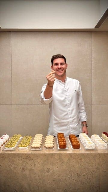 Pierre-Jean Quinonero - Desserts à l'assiette et petits gâteaux contemporains