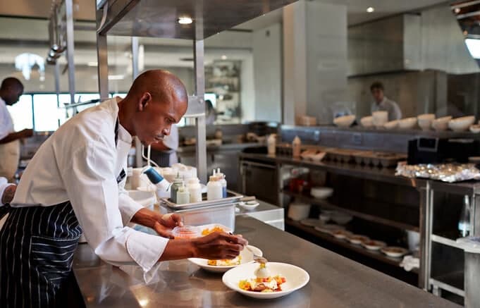 Cook Sheff What is the difference between a cook and a chef? - École Ducasse