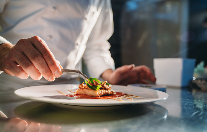 What are the key differences between a sous chef and an executive chef.jpg